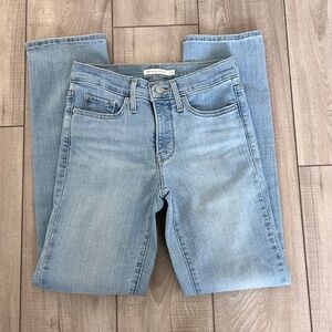 Levi's 314 Shaping Striaght jeans size 26